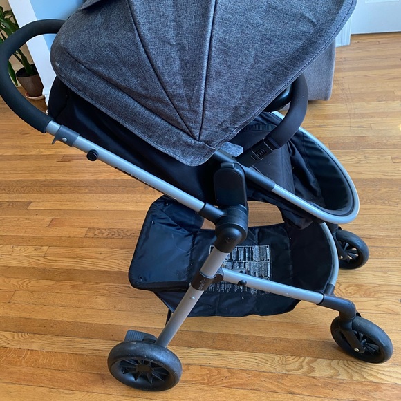 Even flo car seat and stroller - Picture 4 of 5